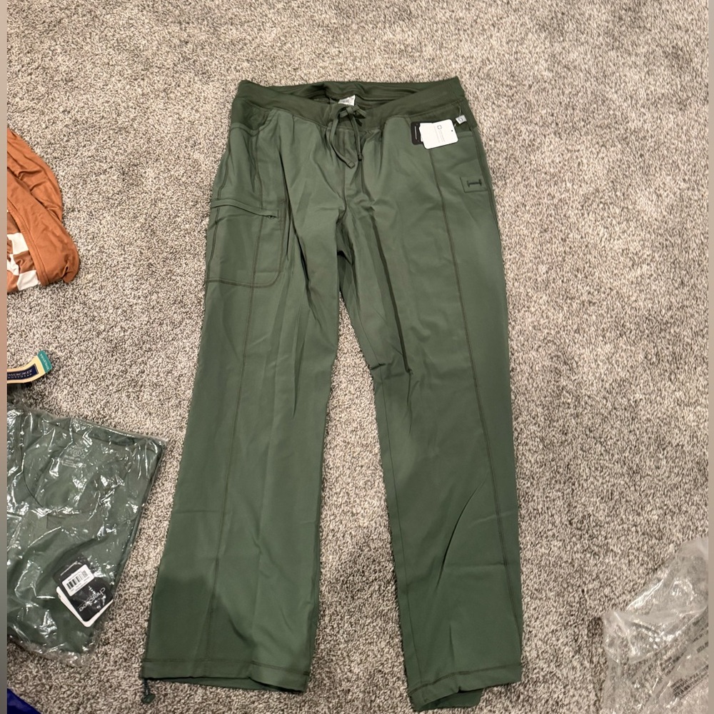 Cherokee Women’s Scrub Pants in Olive Green